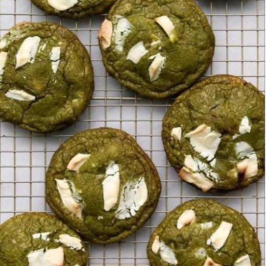 

cookies matcha dengan toping choco cips