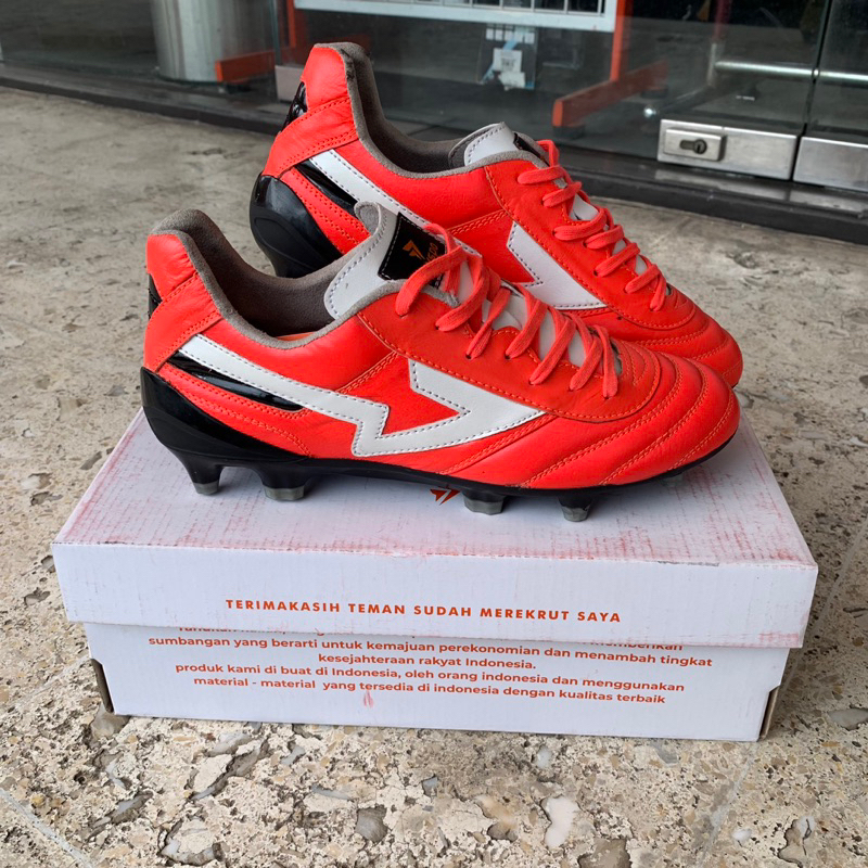 Sevspo Sepatu Bola Leather Red - Soccer