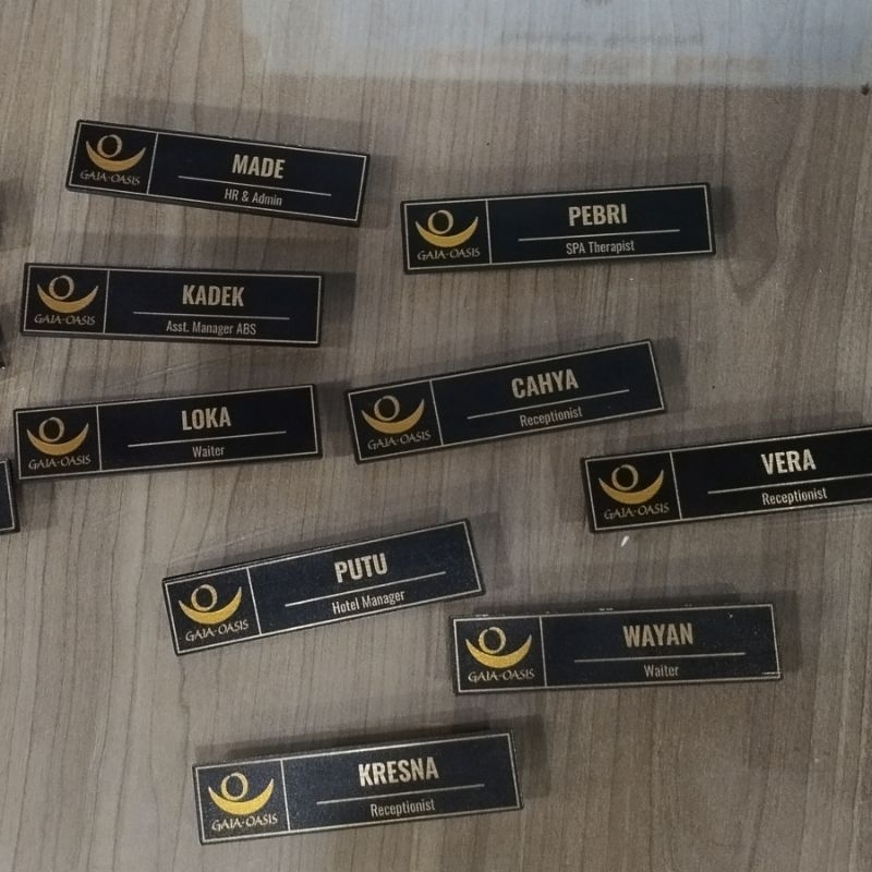 

Nametag Nama Dada Akrilik Huruf Latin Murah di Bali