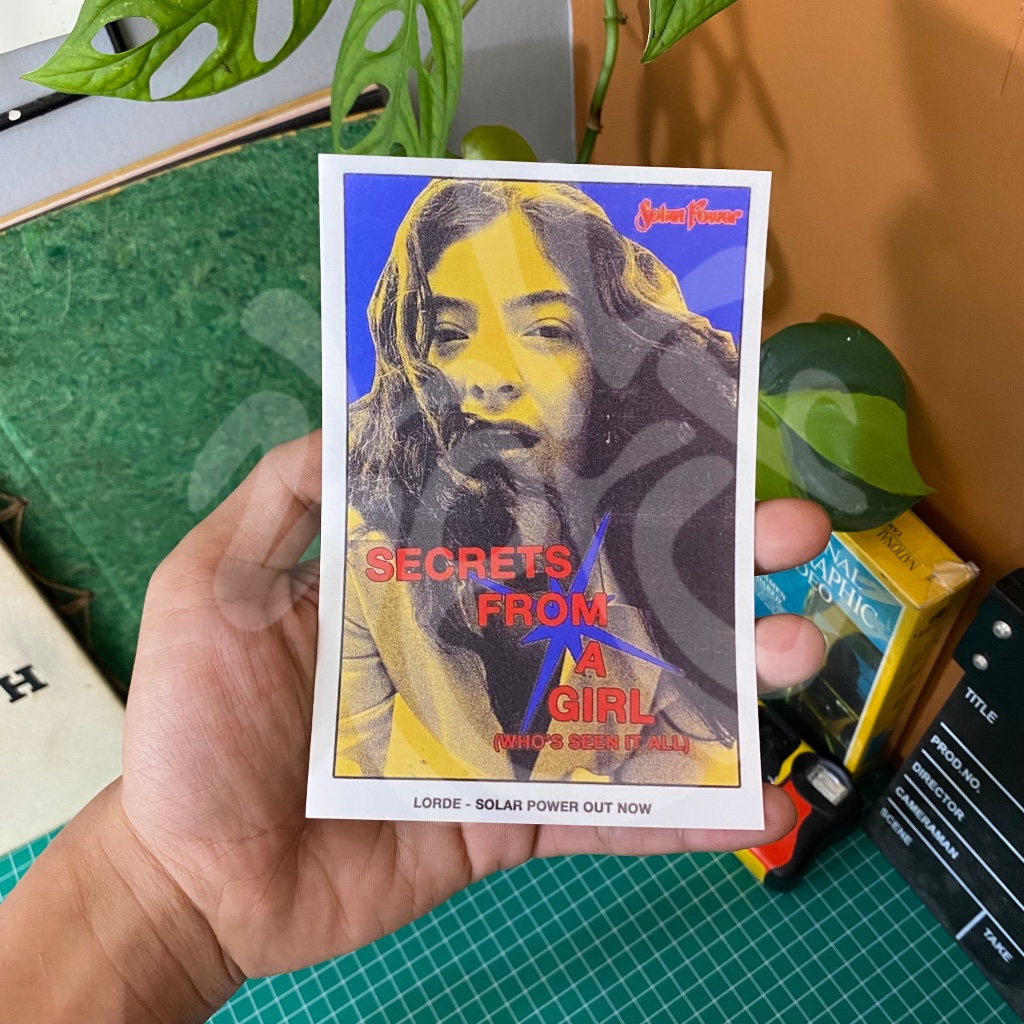 

stiker lorde / stiker poster / sticker aesthetic / sticker tumblr / stiker premium / stiker hp / stiker laptop / stiker helm / stiker tahan air
