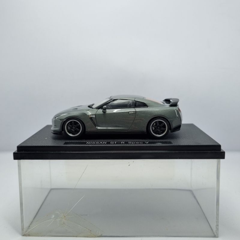 EBBRO 1:43 NISSAN GT-R Spec V (2009) Diecast