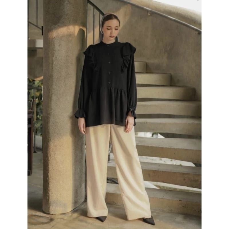 (NEW) Rebecca top black Aleza Label