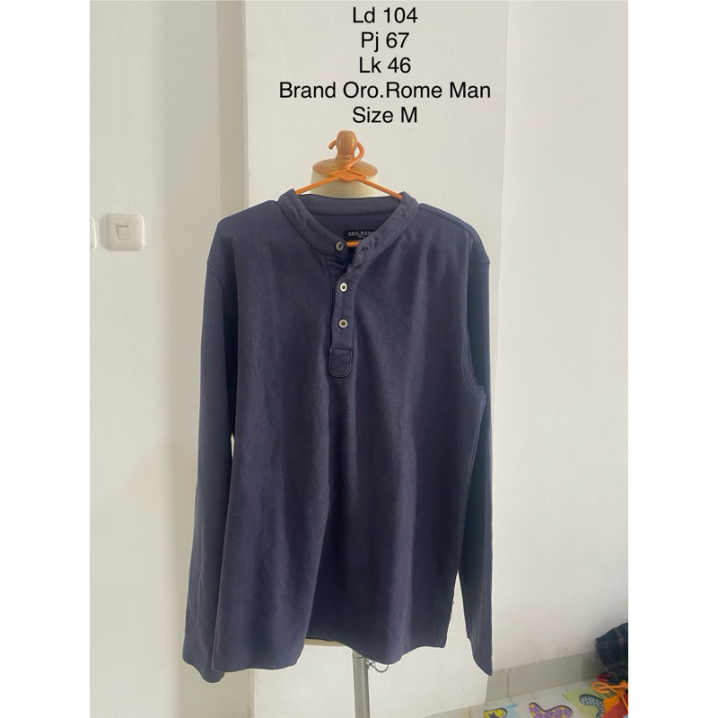 kaos pria lengan panjang biru navy