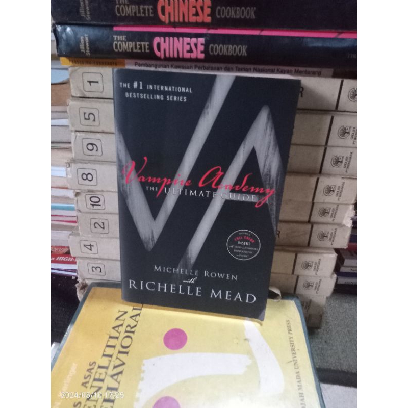ORI NOVEL VAMPIRE ACADEMY THE ULTIMATE GUIDE