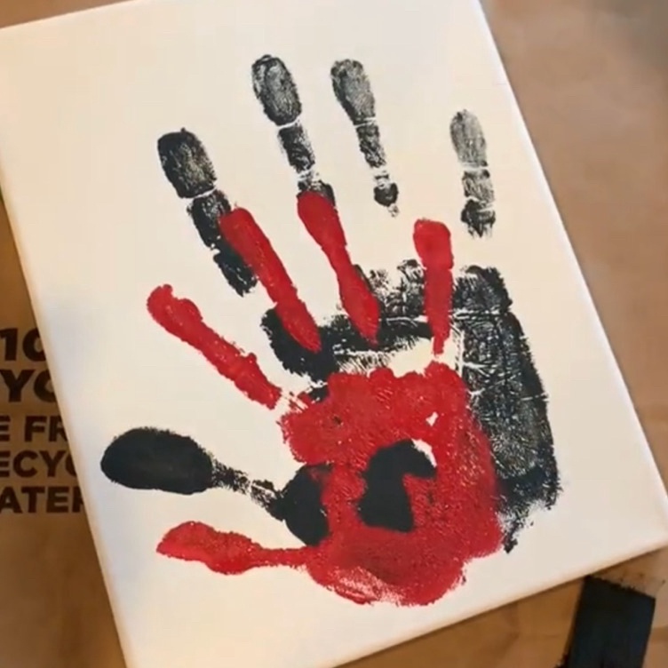 

Get Order DIY HAND PAINTING KIT KANVAS TOTE BAG painting couple Hampers Gift Box Kado Ulang Tahun birthday Pernikahan Wedding Wisuda Graduation Lebaran Idul Fitri TERMURAH