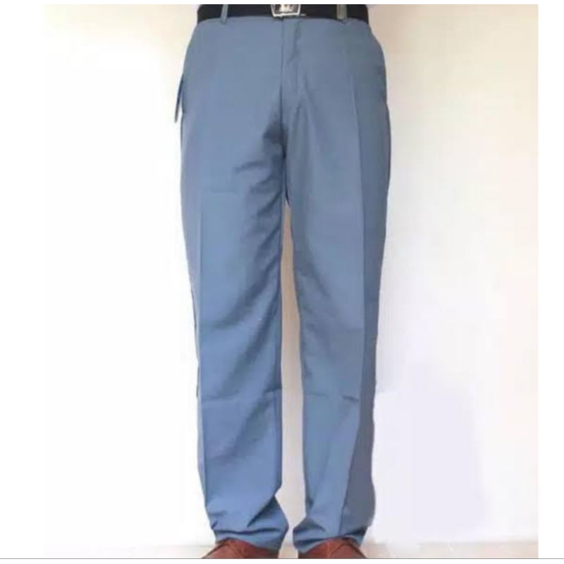 Preloved celana sekolah SMA ukuran 28-29 belum pernah dipakai edisi salah beli