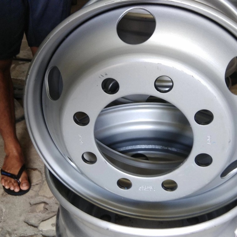 Velg Truk Tubeless 8.25 x 22.5 Lobang 8 Fuso Hino Giga
