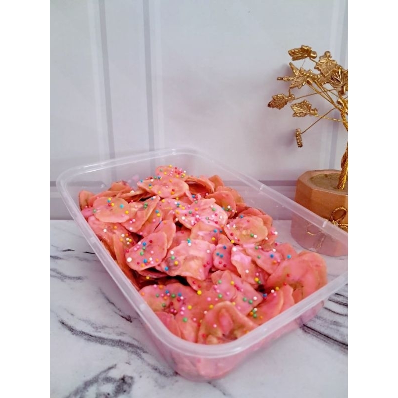 

Keripik Pisang Cokelat Lumer rasa Strawberry/Keripik Pisang cokelat