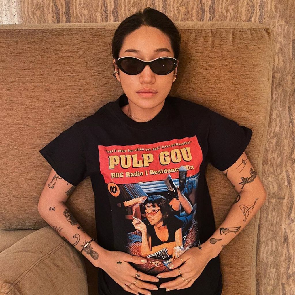 Peggy Gou Tee Reguler Fit | Kaos Peggy Gou Pulp Fiction