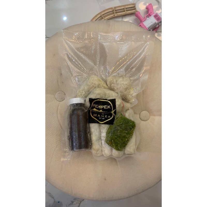 

Pempek Mix Isi 8 kulit