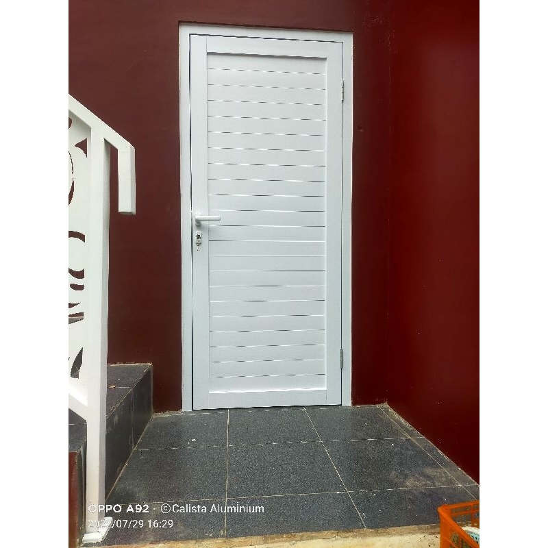 Pintu panel aluminium + pemasangan