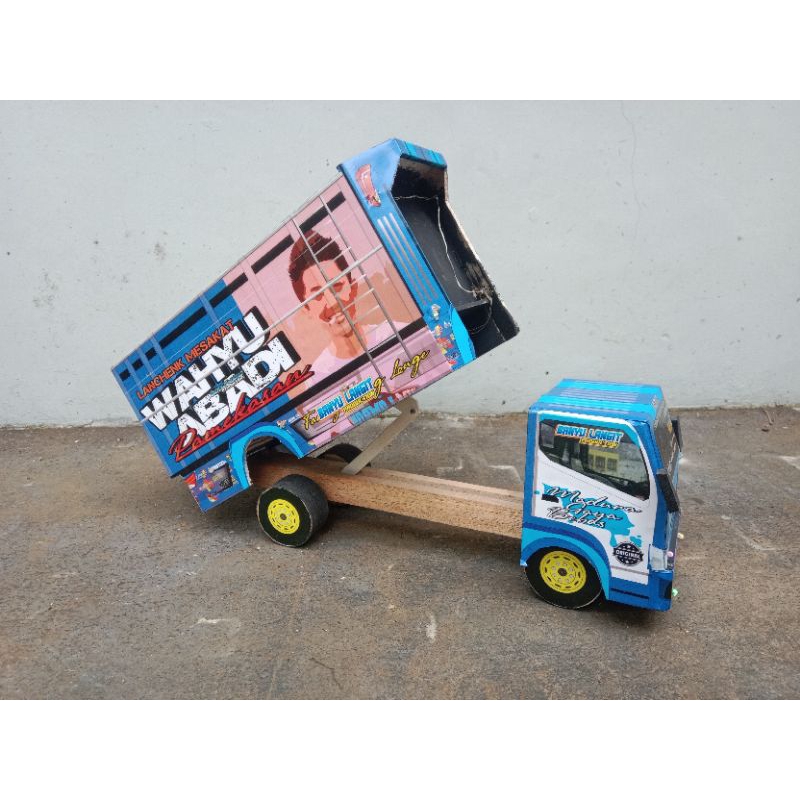miniatur truk oleng bak jungkit kabin jungkit full lampu wahyu abadi randi andika mainan anak viral