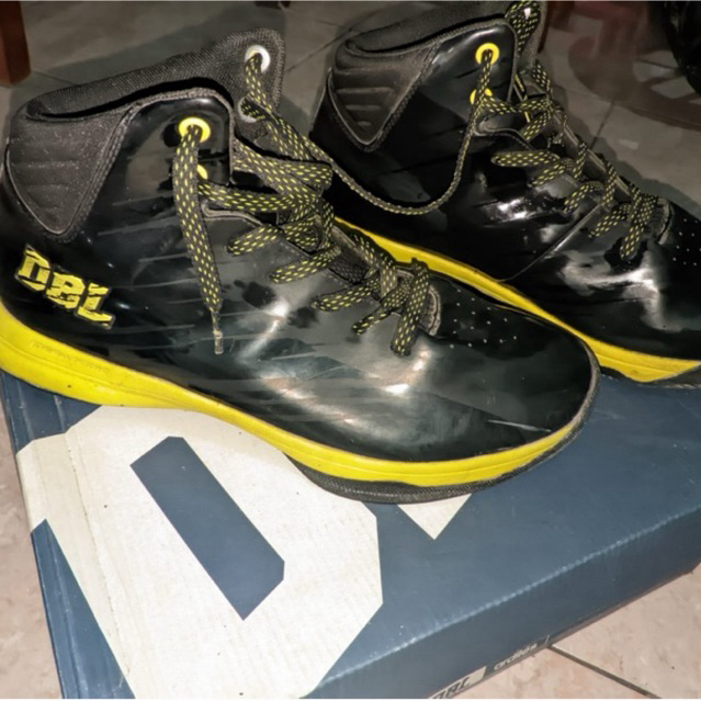 DBL ardiles sepatu basket