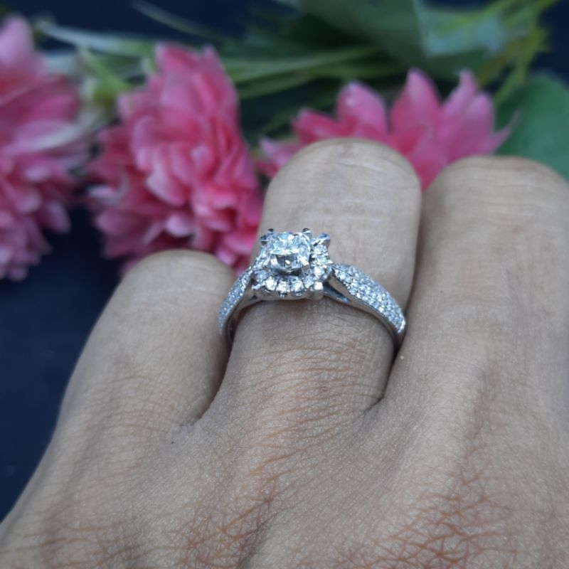 cincin emas putih berlian