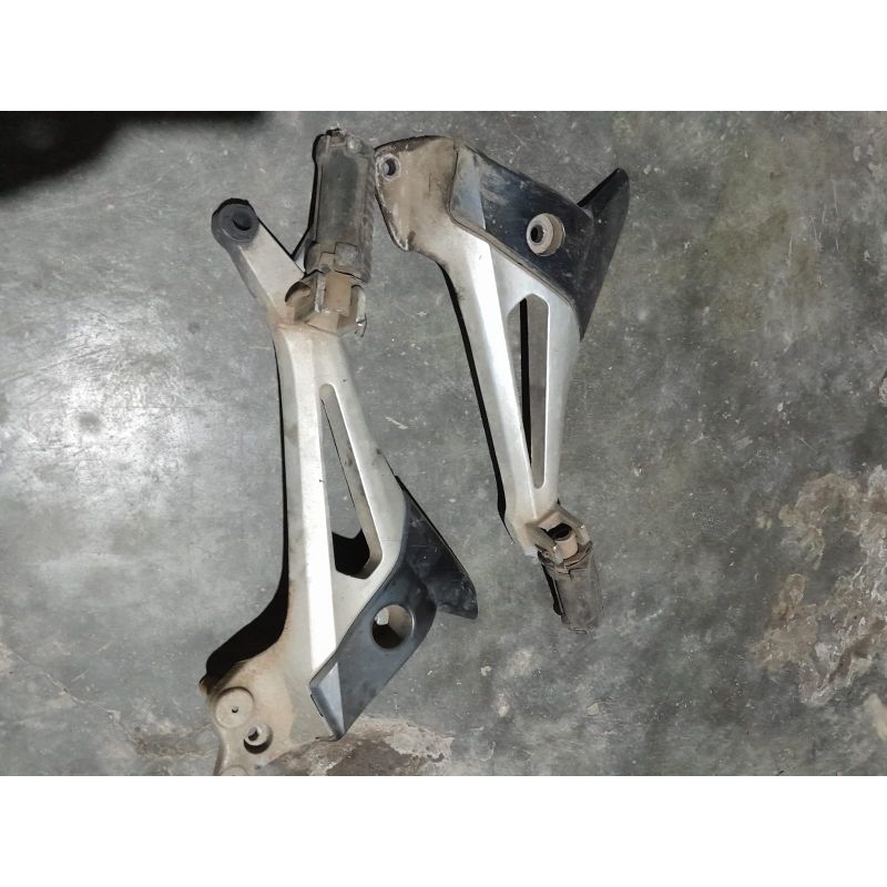 foot step foostep postep pijakan kaki kanan kiri L R Supra x 125 dd double disk Batman ORI lepasan