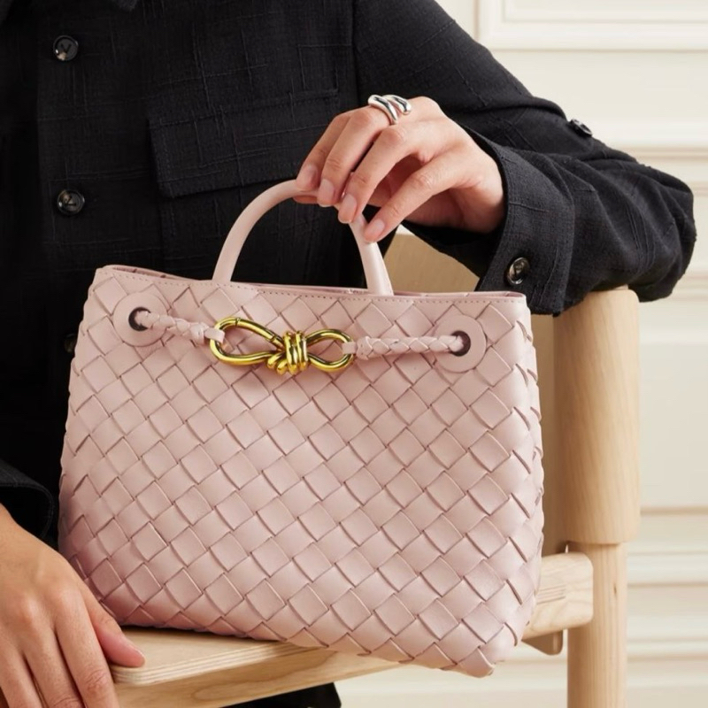 Original Bottega Veneta BV Small Andiamo Squared Shoulder / Crossbody / Top Handle Bag in Intrecciat