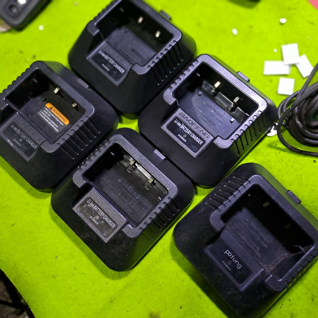 Desktop Charger Uv5r Mangkok Charger Baofeng Uv5r Bekas Normal Casan Ht Pofung UV 5R dan UV6R