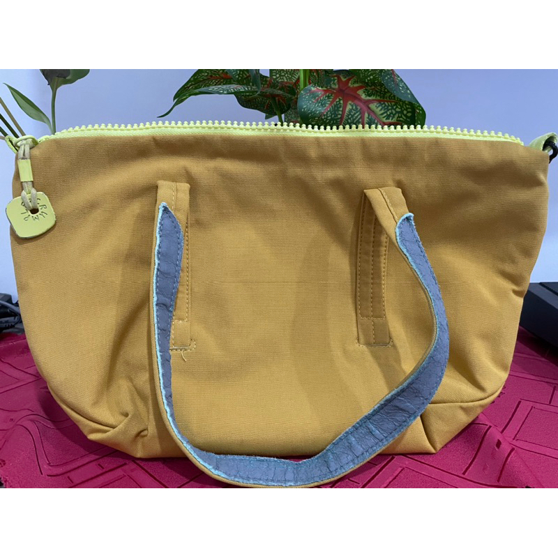 crumpler preloved tote