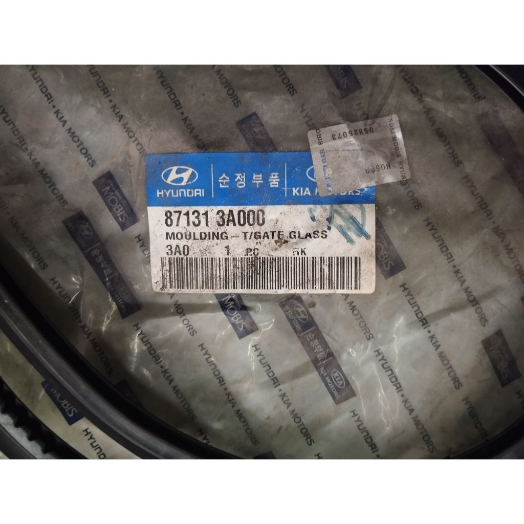 Karet Kaca Depan Trajet Moulding Windshield Glass Hyundai Trajet 86131-3A000