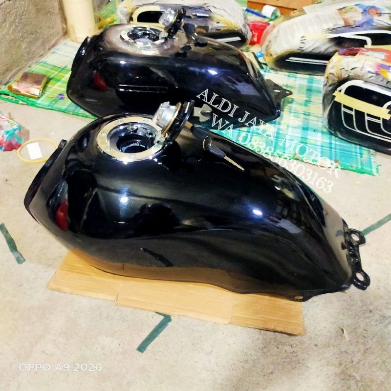 Tangki Mp Lama Megapro Lama tutup ninja Mp hiu WARNA WARNi ANTi KARAT SUDAH Di RESIN DALAMNYA