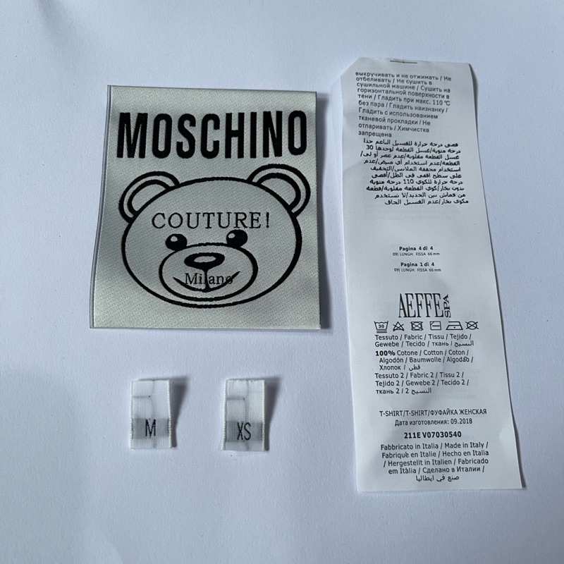 

alba_storez label tag moschino