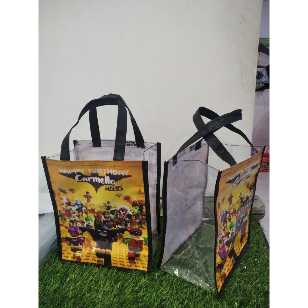 

tas souvenir ultah/goodiebag/tas ultah/tas souvenir/ tas ultah Mika UK. 20X13X25 (cover 2 sisi)