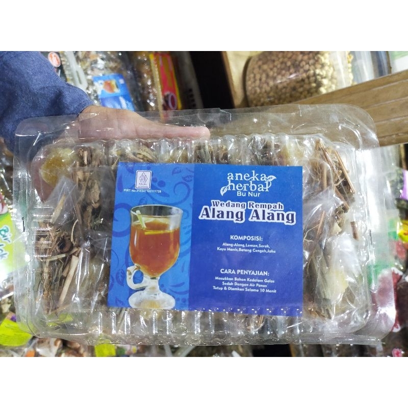 

wedang alang-alang - minuman herbal tradisional - rempah alami - rempah wedang komplit - minuman kesehatan - meringankan batuk - menghangatkan tubuh - berfungsi detoksifikasi