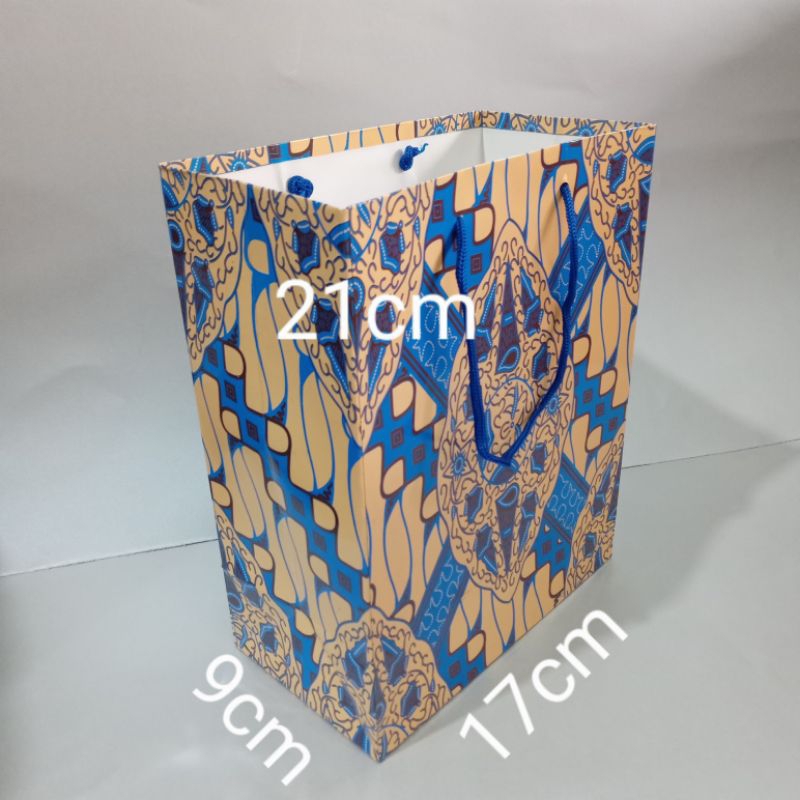 

paperbag batik glosy ukuran S (17×9×21)Cm isi 12pcs/pack