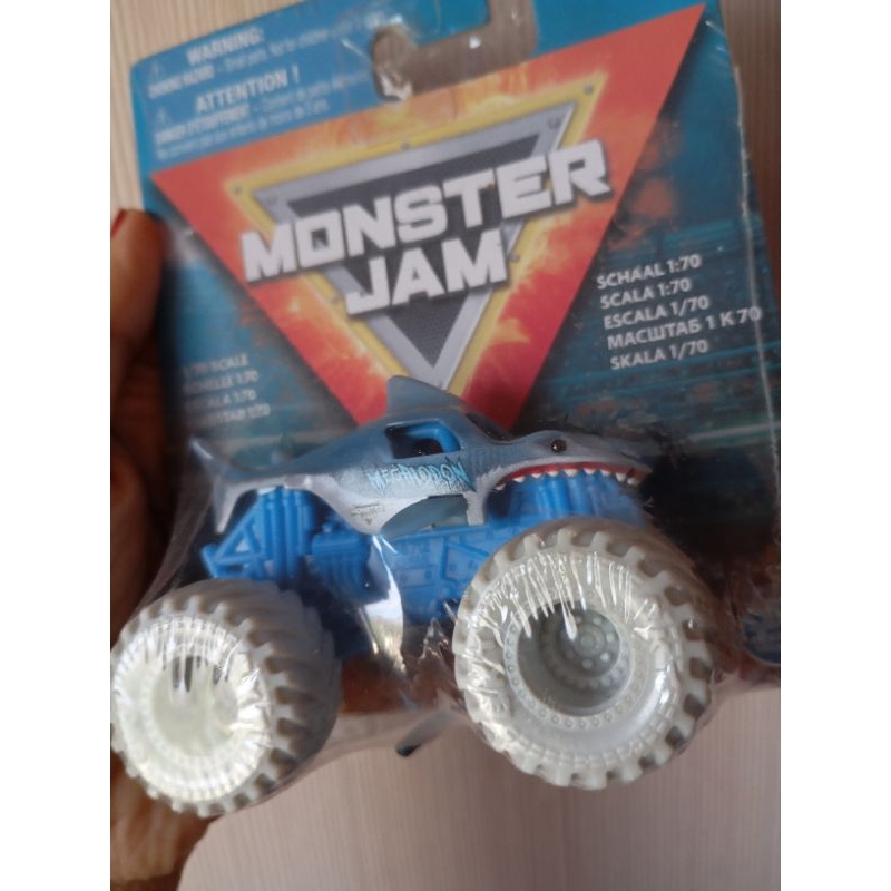 MEGALODON MONSTER JAM SUPER LANGKA BAN PUTIH YA SKALA 1:70 70 SCALE  SUPER PREMIUM ORIGINAL SPIN MAS