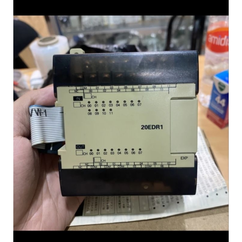 PLC OMRON CPM1A-20EDR1