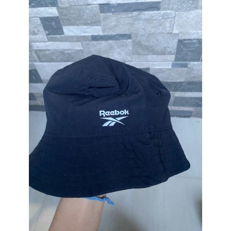 Bucket Hat Reebok Topi Casual Bahan Parasut Original Store Terbaru