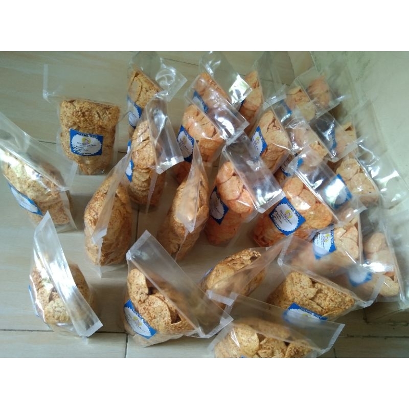 

Opak Singkong varian rasa: Pedas Asin, Balado, BBQ, jagung bakar
