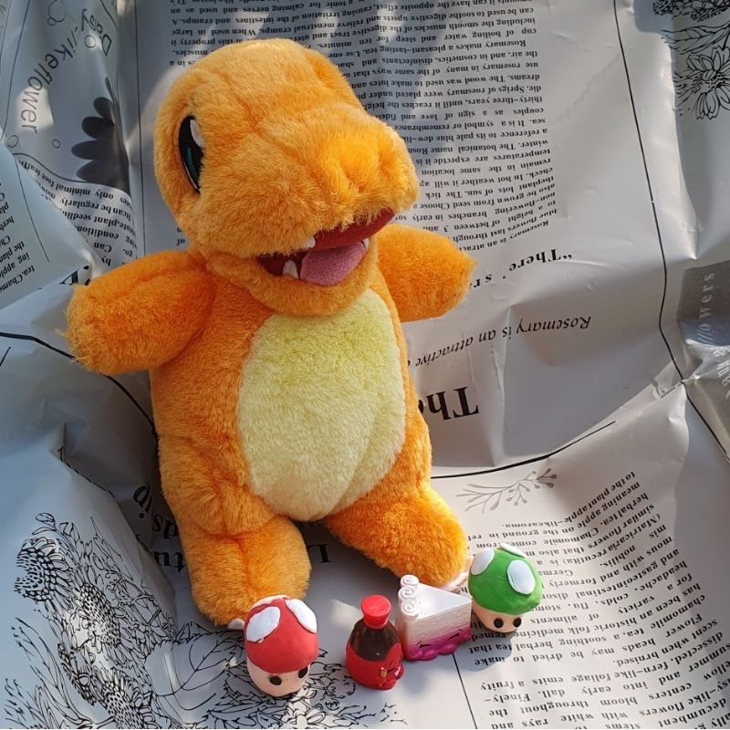 PLUSHIE CHARMANDER VINTAGE RARE