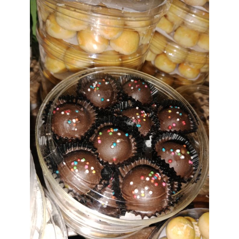 

KUKER | KUE KERING LEBARAN | MURAH | ENAK | LEMBUT | RENYAH| COKLAT