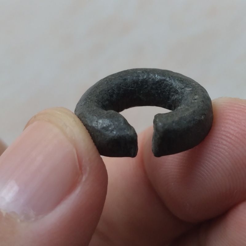 Media Barter Kuno Gondel Anting Giwang Timah Kuno Temuan Bengawan Solo - YN1449