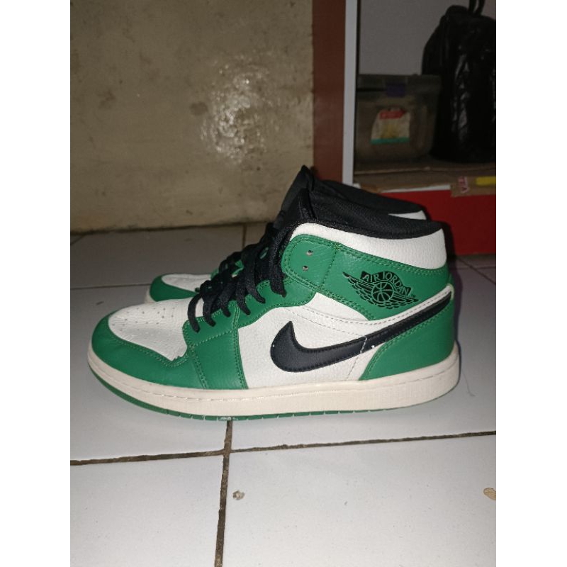 AJ 1 High Pine Green