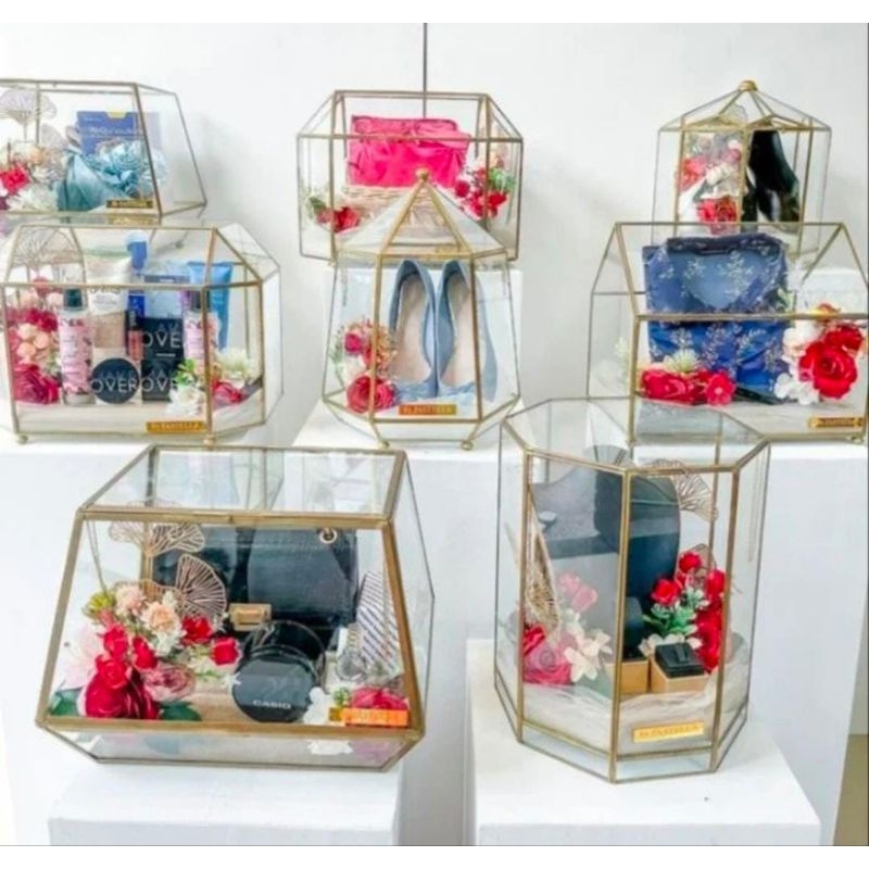 

HANTARAN 1 SET 8pcs / BOX SESERAHAN