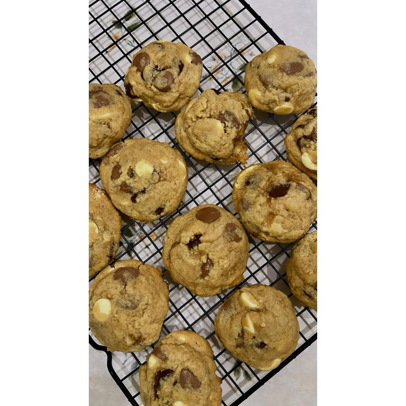 

Triple Chocolate Chip Cookies