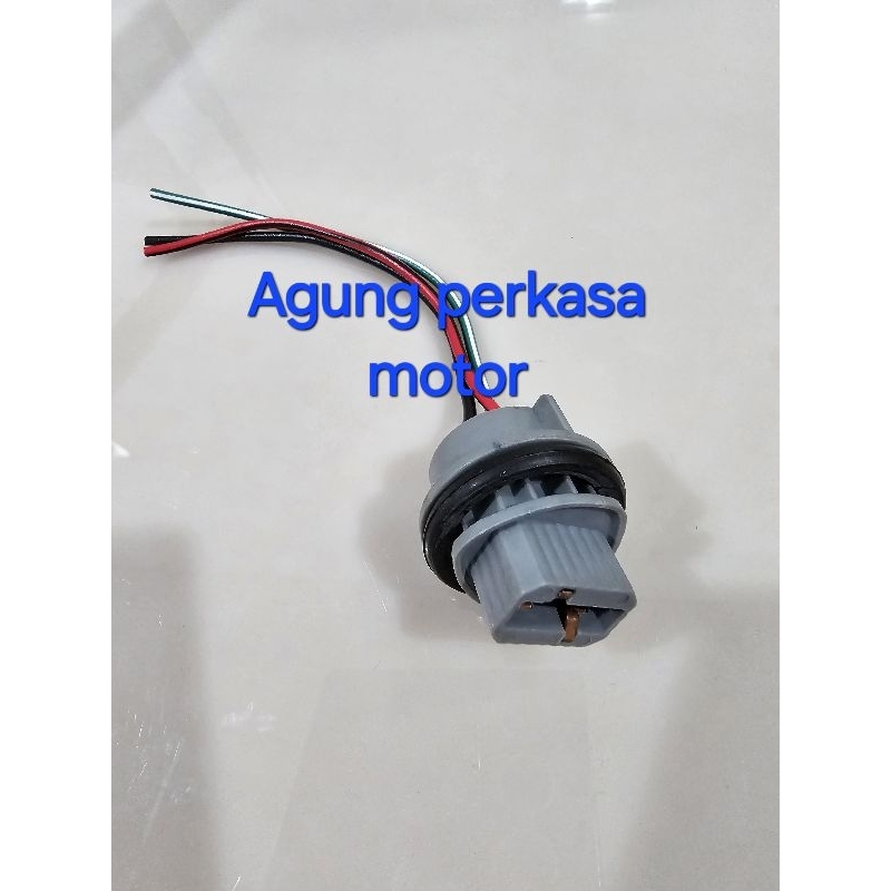 Soket lampu rem,soket lampu stop kaki 2 honda mobilio(original)
