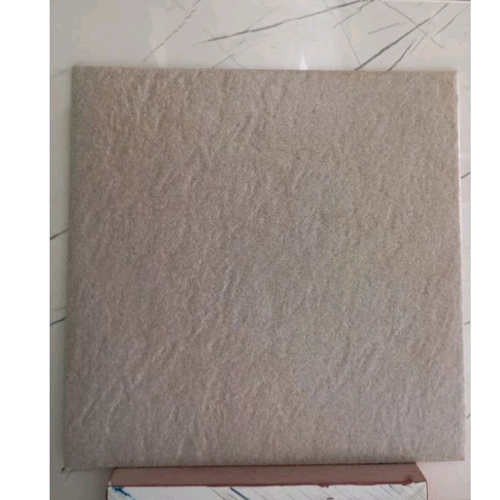 Keramik kasar 40x40 Oscar ada 4 varian warna grey,black, brown, taupe (motif polos pekat bertekstur 