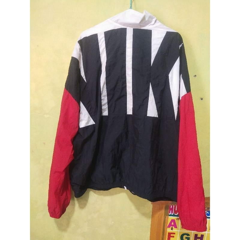 Nike windbreaker second