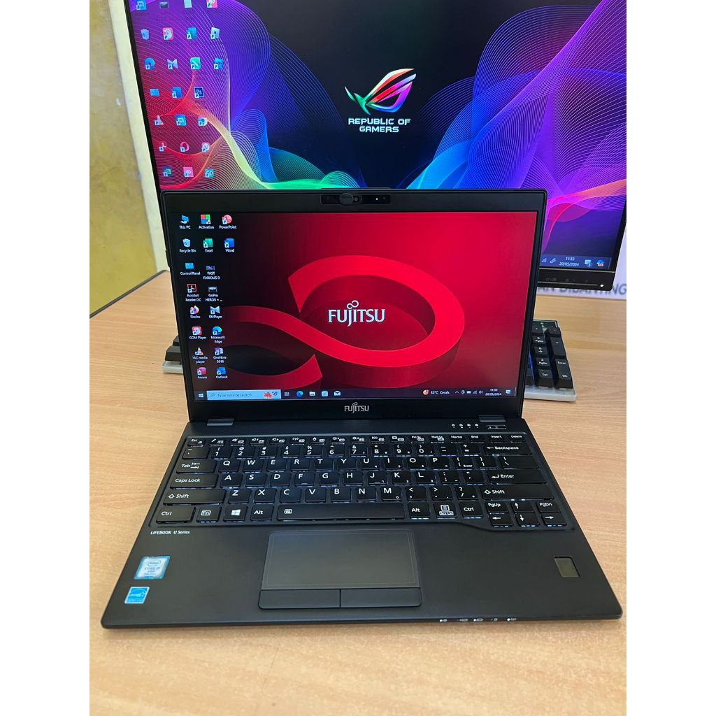FUJITSU LIFEBOOK U939 SUPER SLIM CI7 RAM 8 SSD 256