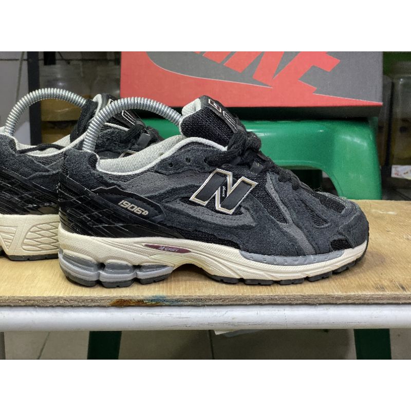 Sepatu Second Atau Preloved Size 37, New Balance 1906D