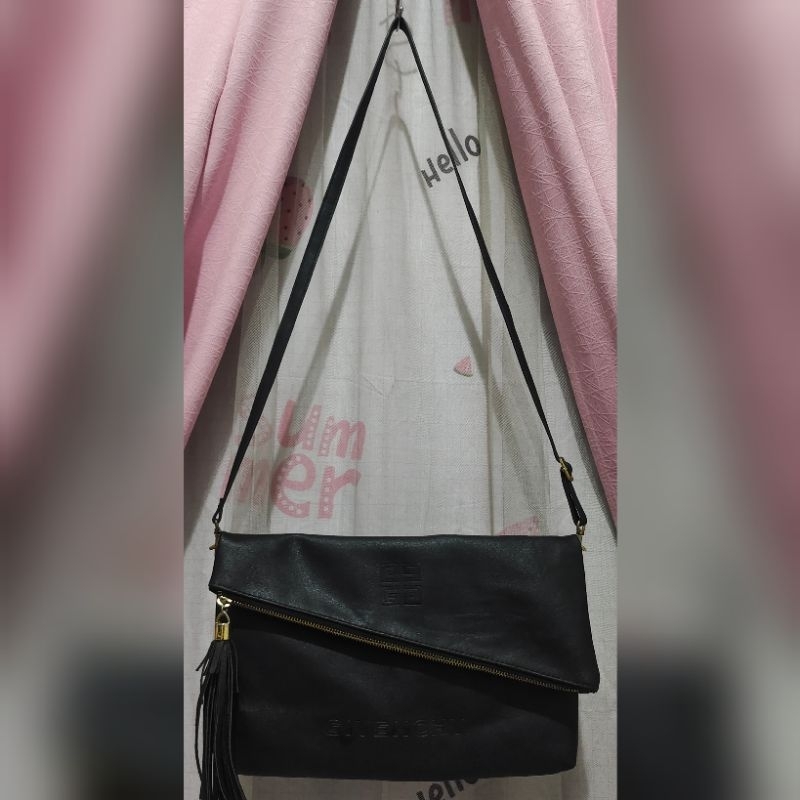 tas sling givenchy. tas preloved. tas unik sling. tas selempang