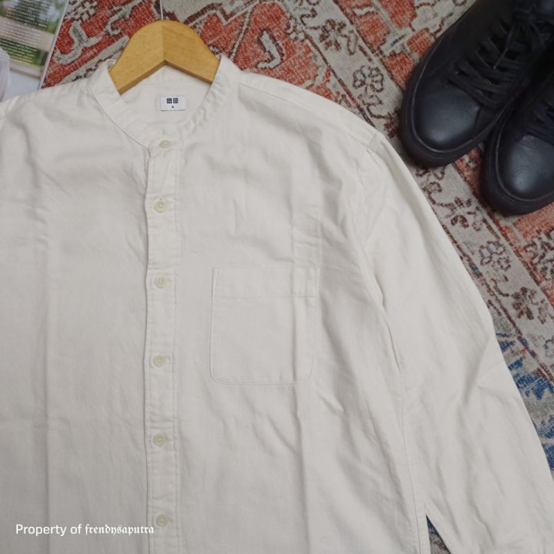 Kemeja Original Koko Uniqlo Kerah Tegak Shanghai Warna Cream