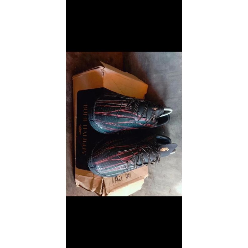 sepatu futsal LS Reborn ivory oats