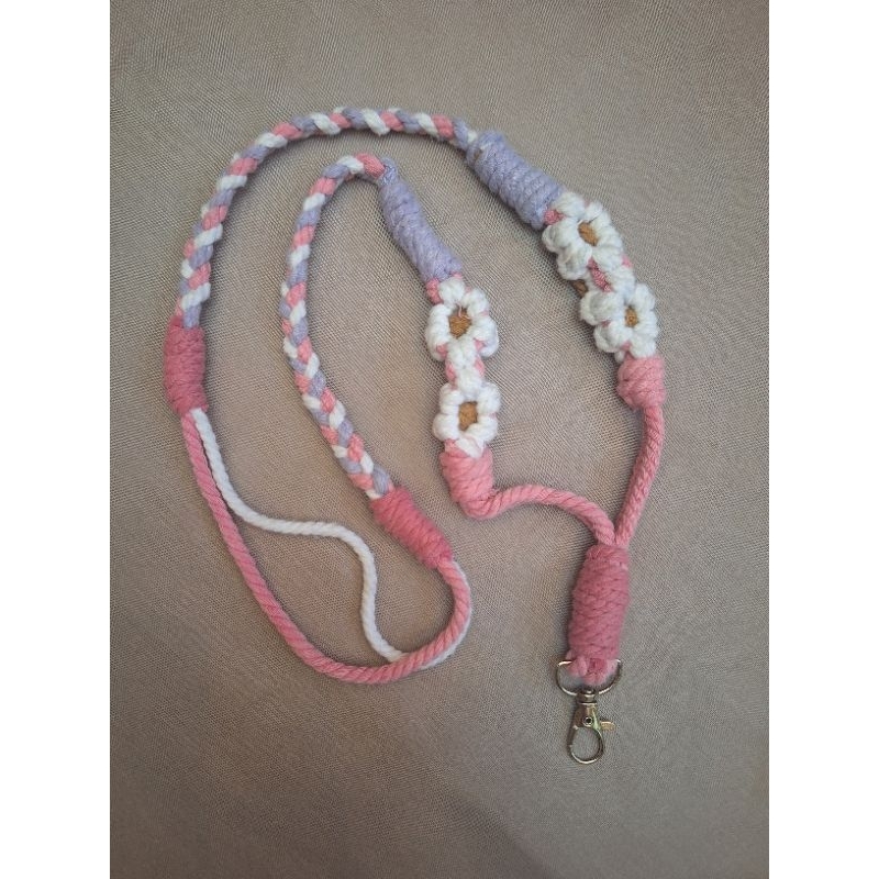

lanyard flower macrame