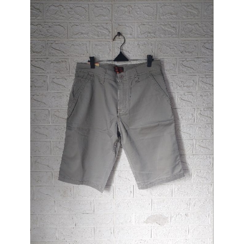 Cardinal casual pendek