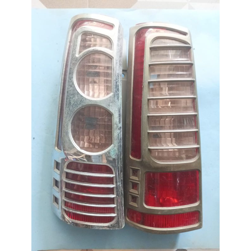 Stoplamp lampu rem belakang bagian kiri mobil Toyota Avanza Xenia Tahun 2004 S/d 2006 original