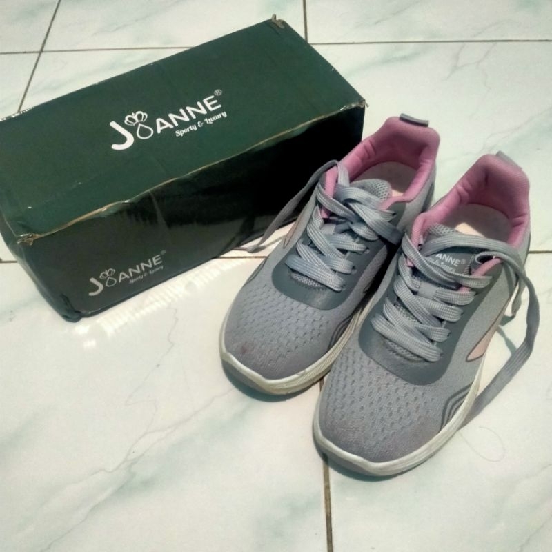 Preloved Sepatu JOANNE
